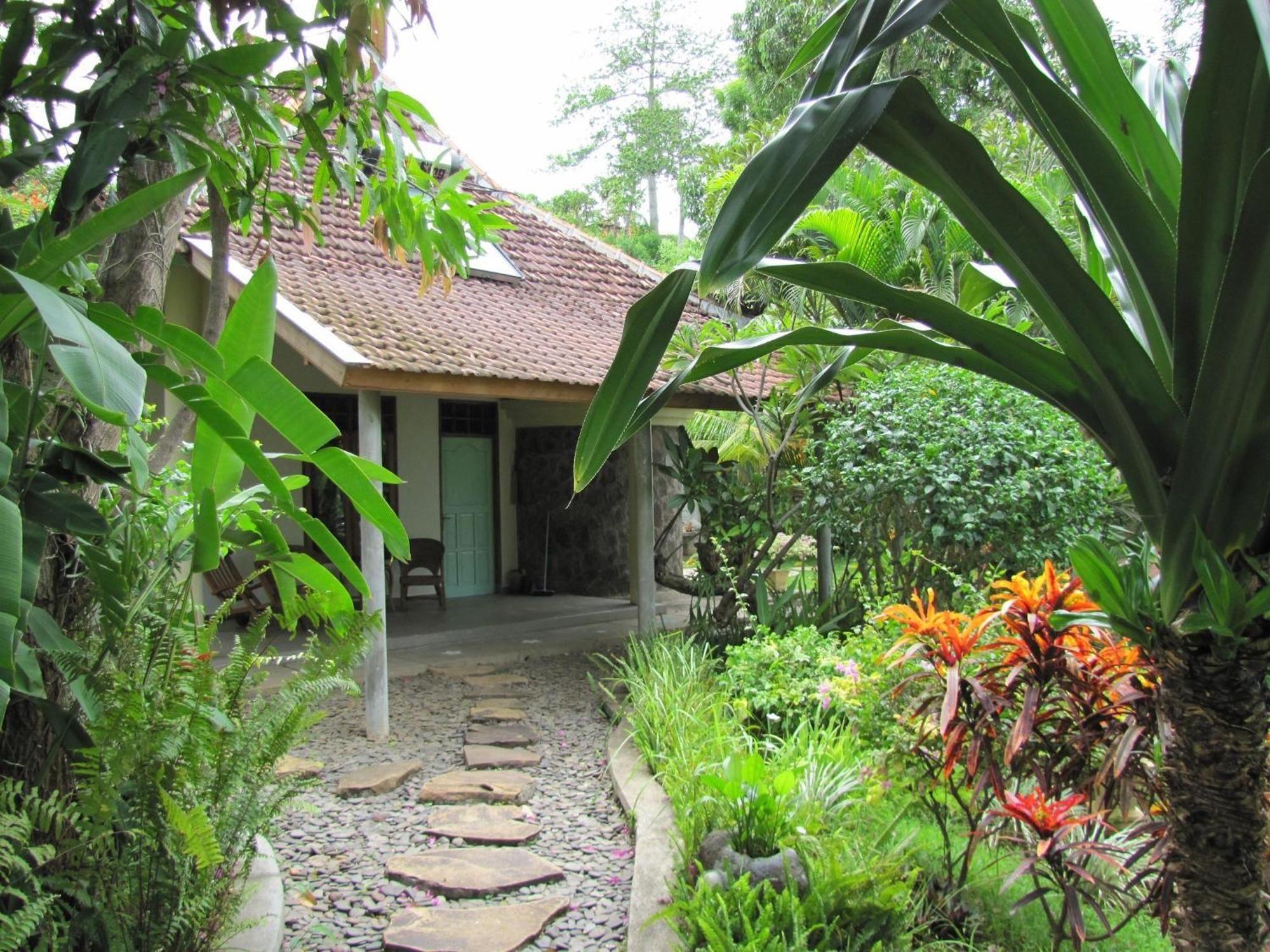 Sananda Bungalow Lovina  Exterior photo